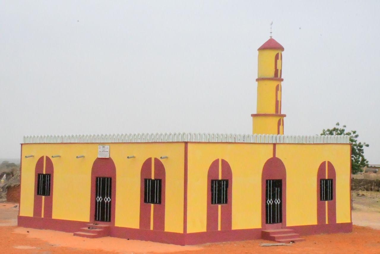 بناء مسجد سعده عوض السعدي وبناتها