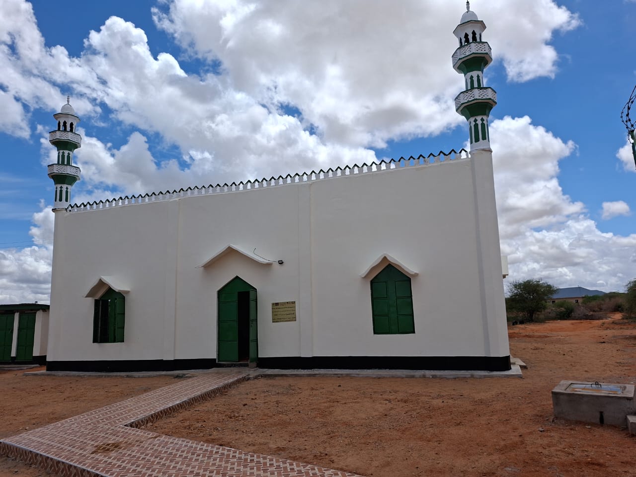 بناء مسجد وحفر بئر سطحي عميق باسم فوزيه خليفه سليمان الحملي رحمها الله